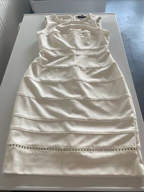 Tommy Hilfiger Cream Sleeveless Midi Sheath Dress. Size 4. Great condition.